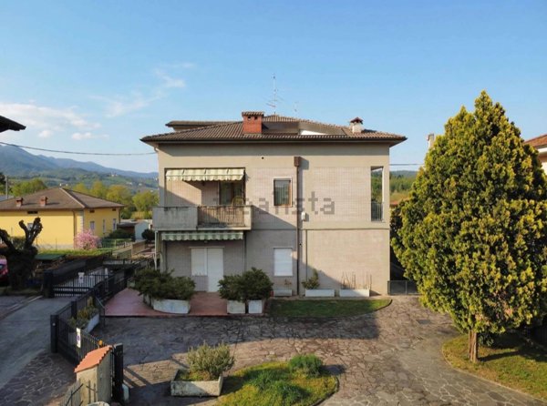 appartamento in vendita a Scanzorosciate in zona Negrone