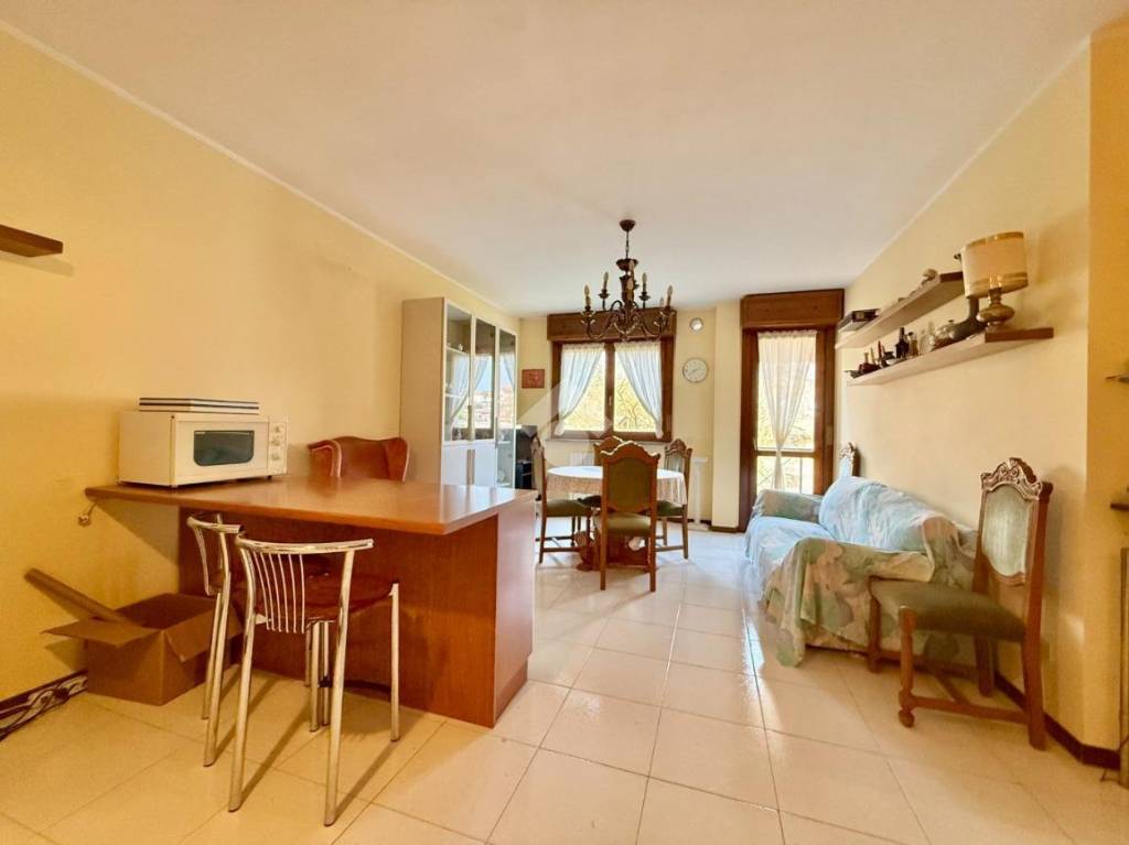 appartamento in vendita a Scanzorosciate in zona Tribulina