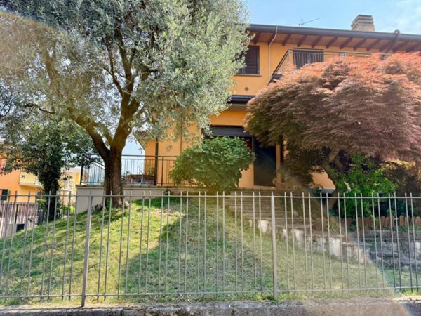 casa indipendente in vendita a Scanzorosciate