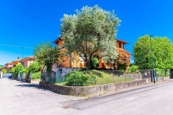 casa indipendente in vendita a Scanzorosciate