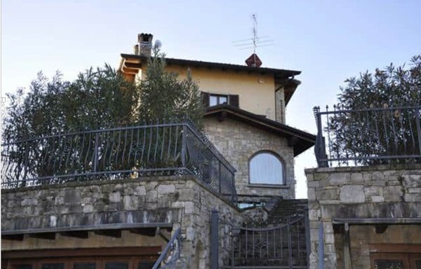 casa indipendente in vendita a Scanzorosciate