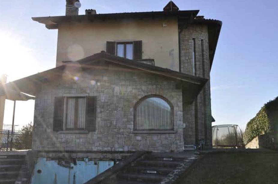 casa indipendente in vendita a Scanzorosciate in zona Gavarno
