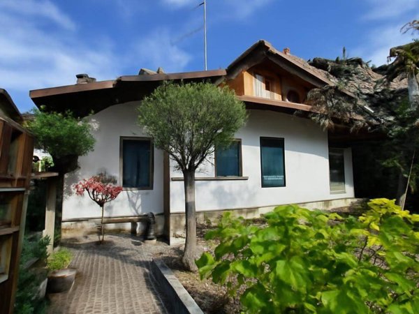 casa indipendente in vendita a Scanzorosciate in zona Calvarola
