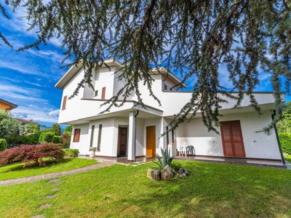 casa indipendente in vendita a Scanzorosciate