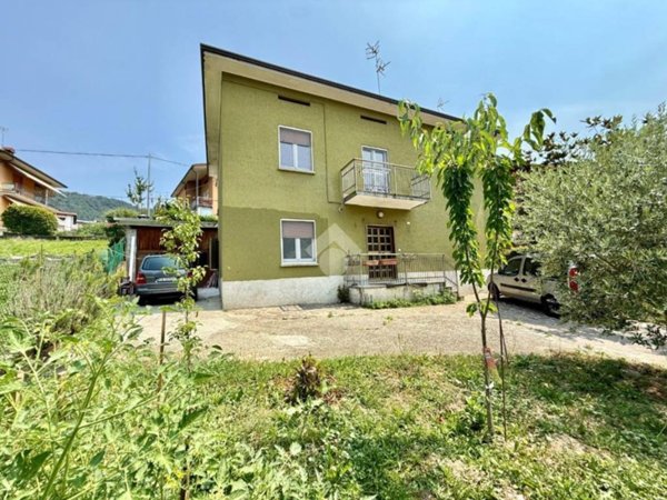 casa indipendente in vendita a Scanzorosciate in zona Tribulina