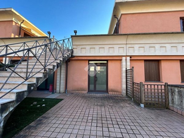 ufficio in vendita a Scanzorosciate in zona Ponte