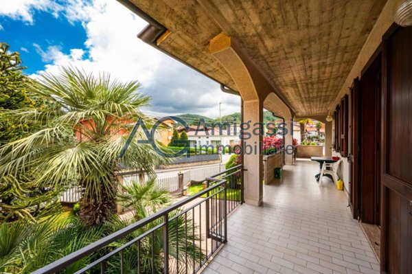 casa indipendente in vendita a Scanzorosciate in zona Ponte