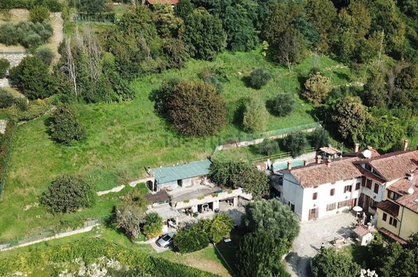 casa indipendente in vendita a Scanzorosciate in zona Gavarno