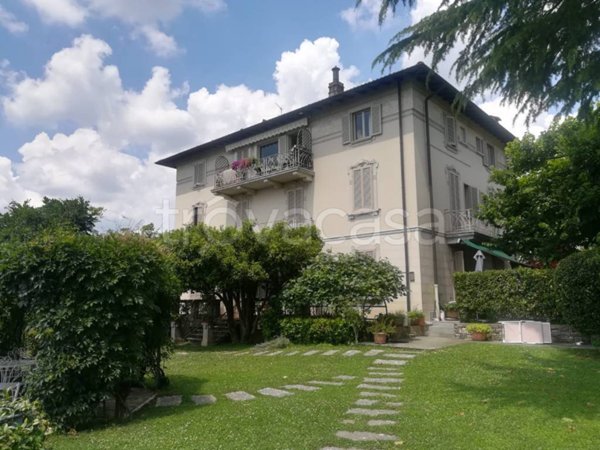 casa indipendente in vendita a Scanzorosciate in zona Tribulina