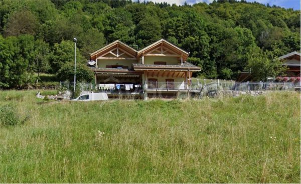 casa indipendente in vendita a Schilpario in zona Barzesto