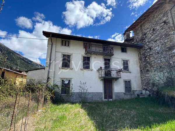 casa indipendente in vendita a Schilpario in zona Barzesto
