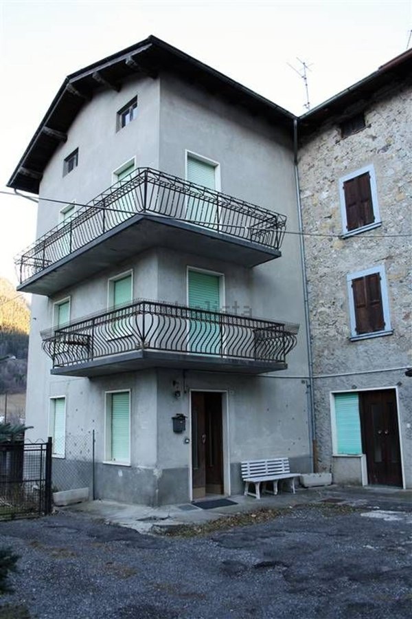 casa semindipendente in vendita a Schilpario in zona Pradella