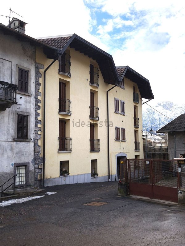 appartamento in vendita a Schilpario in zona Barzesto