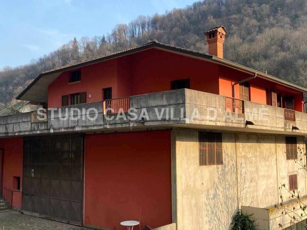 casa indipendente in vendita a Sedrina in zona Botta