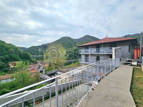 casa indipendente in vendita a Sedrina in zona Botta