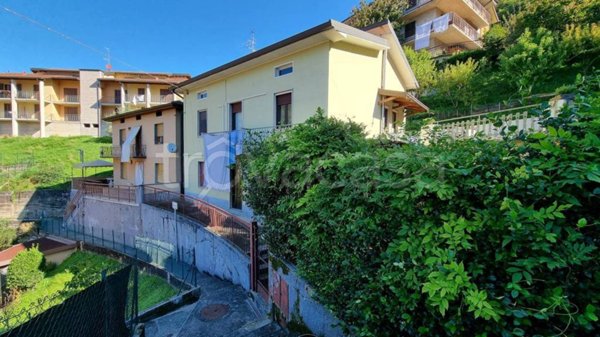appartamento in vendita a Sedrina in zona Botta