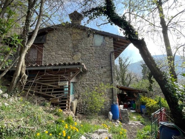casa indipendente in vendita a Selvino
