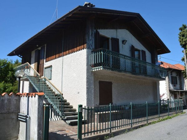 appartamento in vendita a Selvino