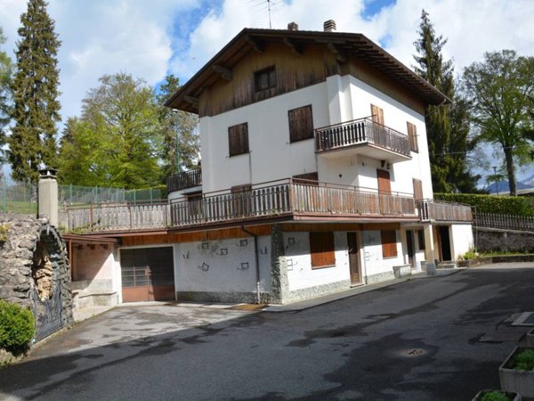 appartamento in vendita a Selvino