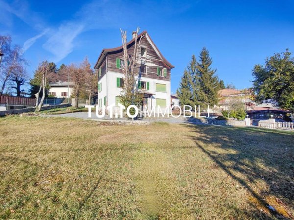 casa indipendente in vendita a Selvino
