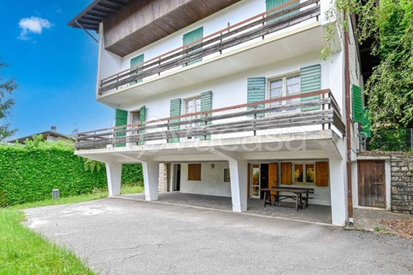 appartamento in vendita a Selvino