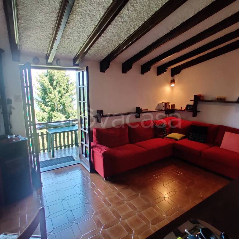 appartamento in vendita a Selvino