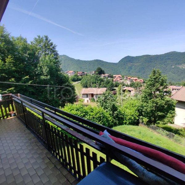 appartamento in vendita a Selvino