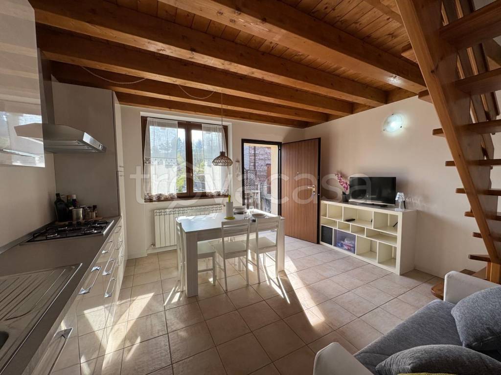 appartamento in vendita a Selvino