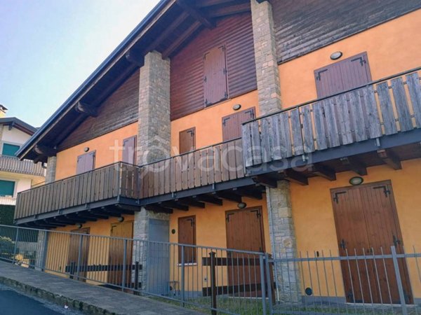appartamento in vendita a Selvino