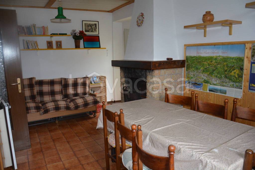 appartamento in vendita a Selvino