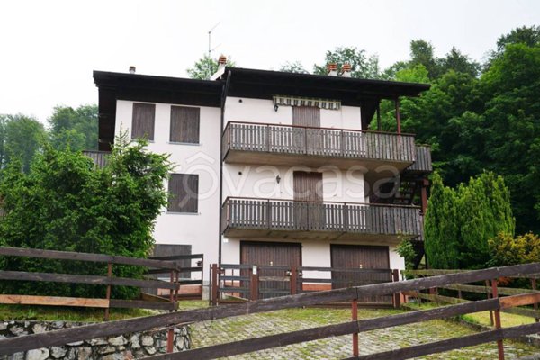 appartamento in vendita a Selvino