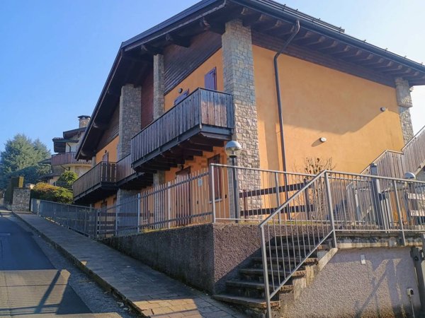 appartamento in vendita a Selvino
