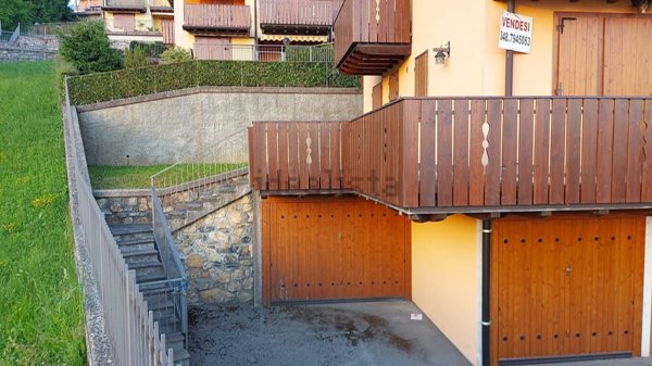 appartamento in vendita a Selvino