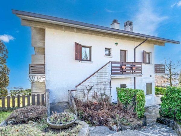 appartamento in vendita a Selvino