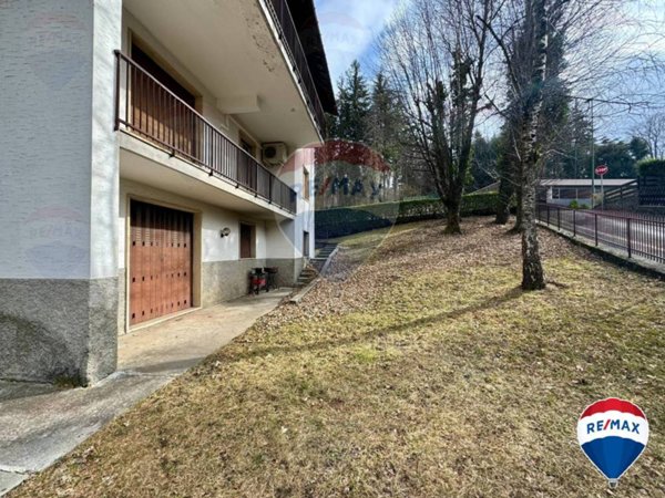 casa indipendente in vendita a Selvino
