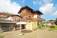 casa indipendente in vendita a Selvino