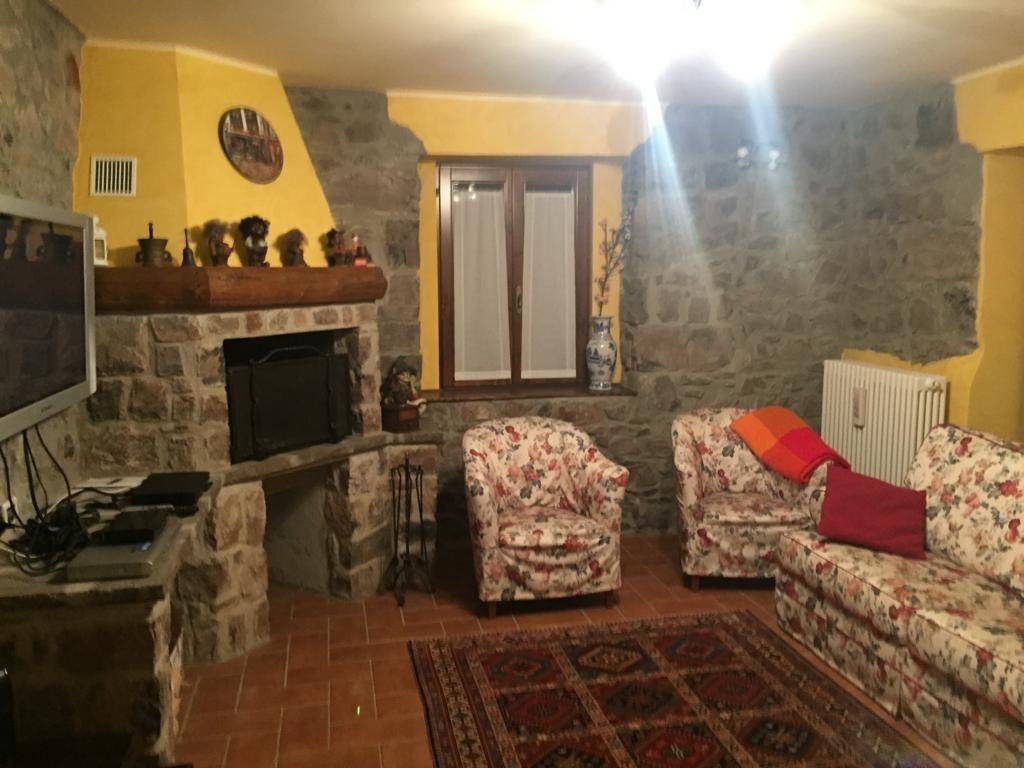 casa indipendente in vendita a Selvino