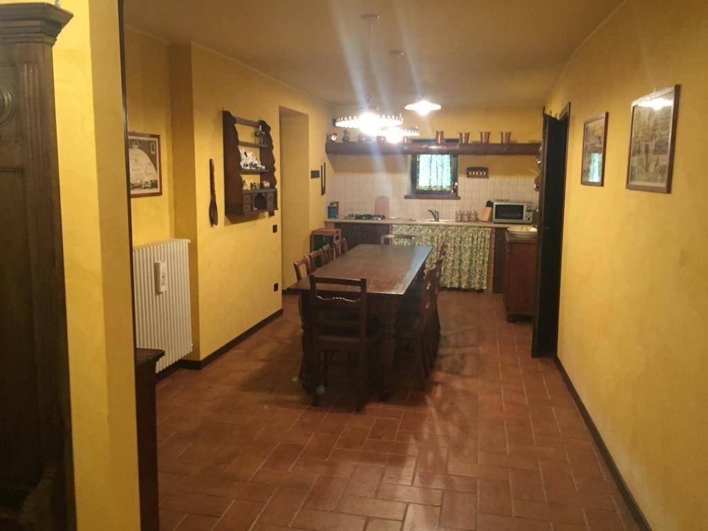 casa indipendente in vendita a Selvino