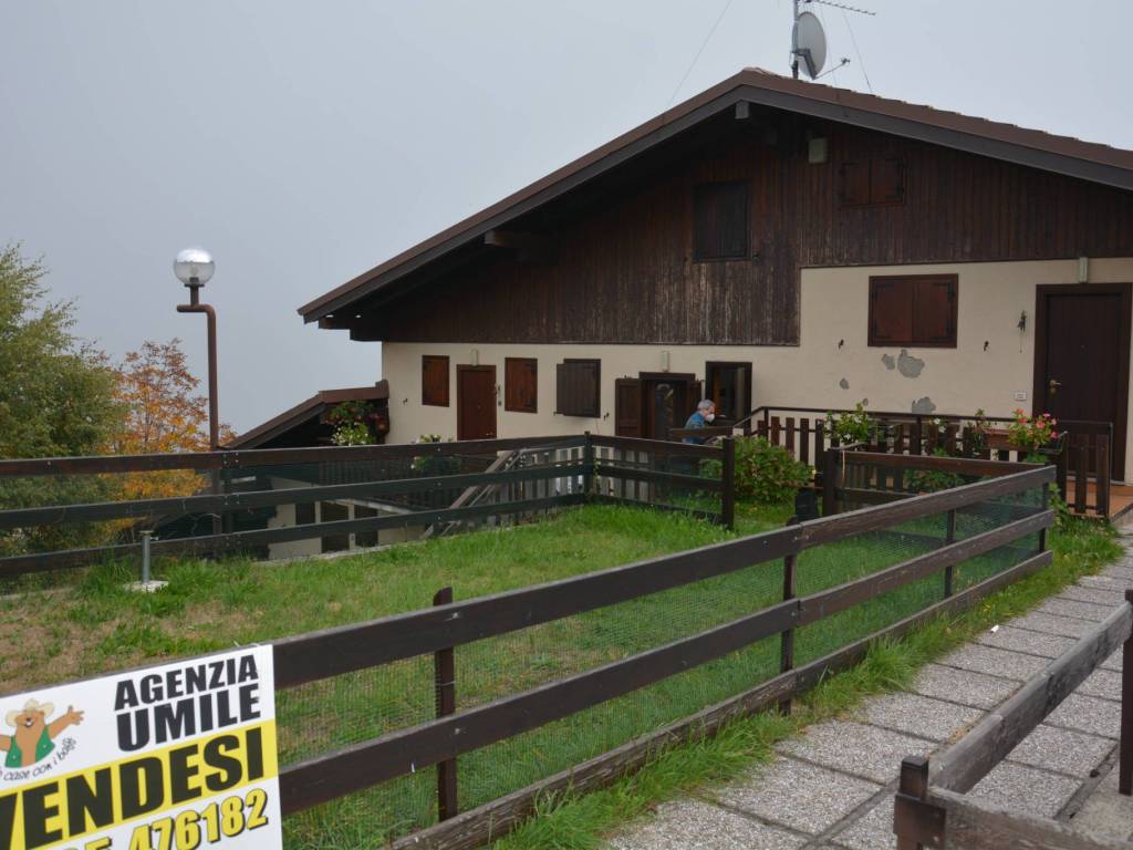 appartamento in vendita a Selvino