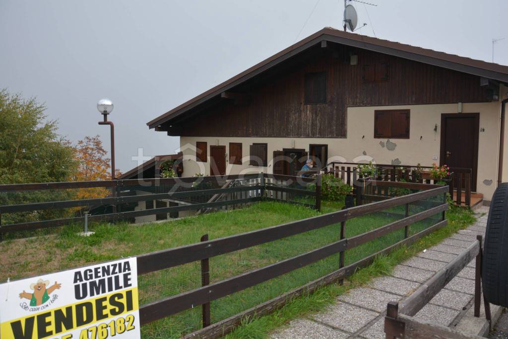appartamento in vendita a Selvino