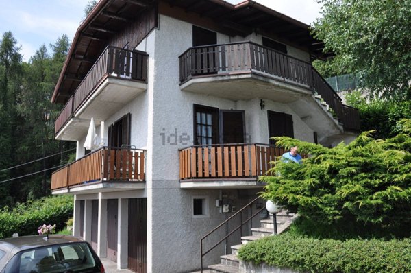 appartamento in vendita a Selvino