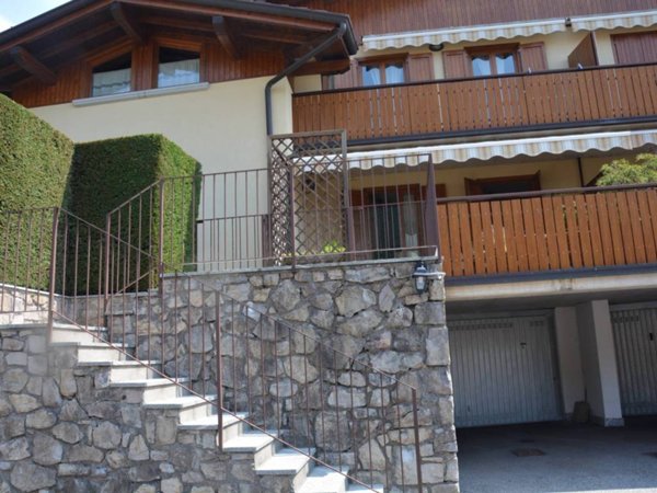 appartamento in vendita a Selvino