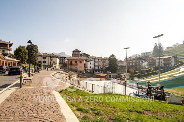 casa indipendente in vendita a Selvino