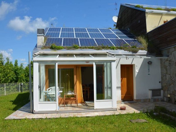 casa indipendente in vendita a Selvino