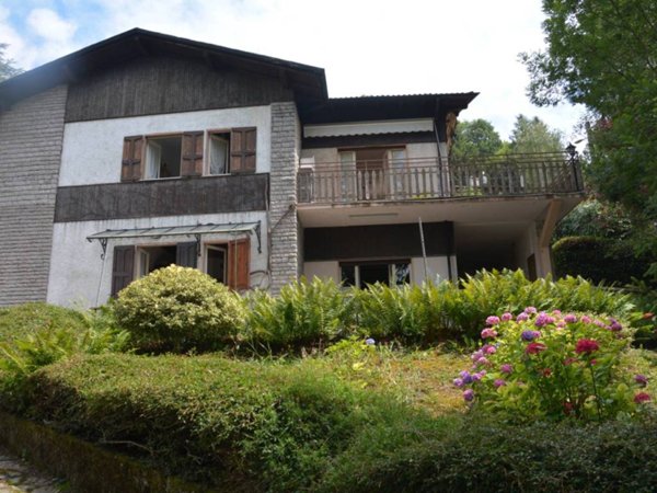 casa indipendente in vendita a Selvino