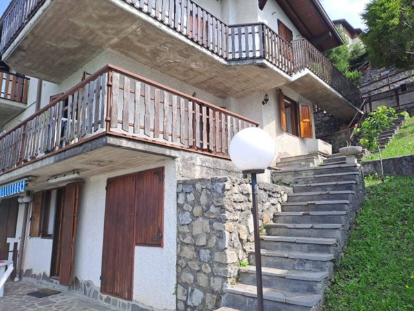 appartamento in vendita a Selvino