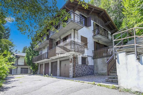 appartamento in vendita a Selvino