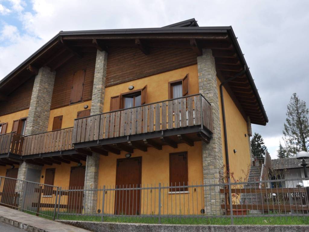 appartamento in vendita a Selvino