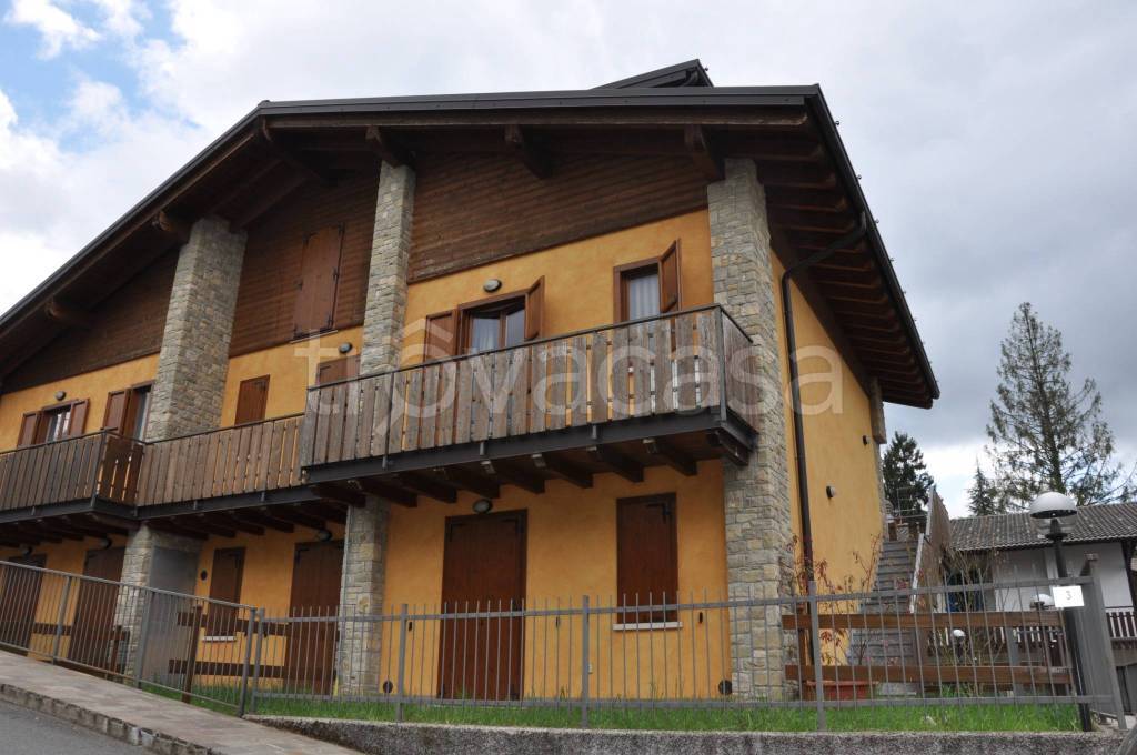 appartamento in vendita a Selvino