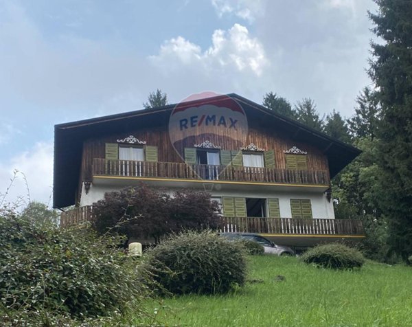 casa indipendente in vendita a Selvino